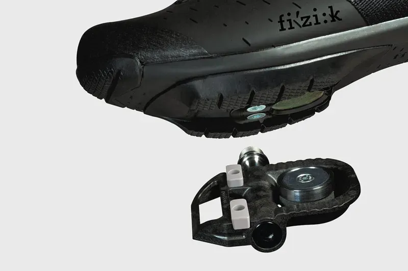 Magped Carb. St. Magnetic 200n 9/16-inch Gravel Pedals in Black Carbon-1